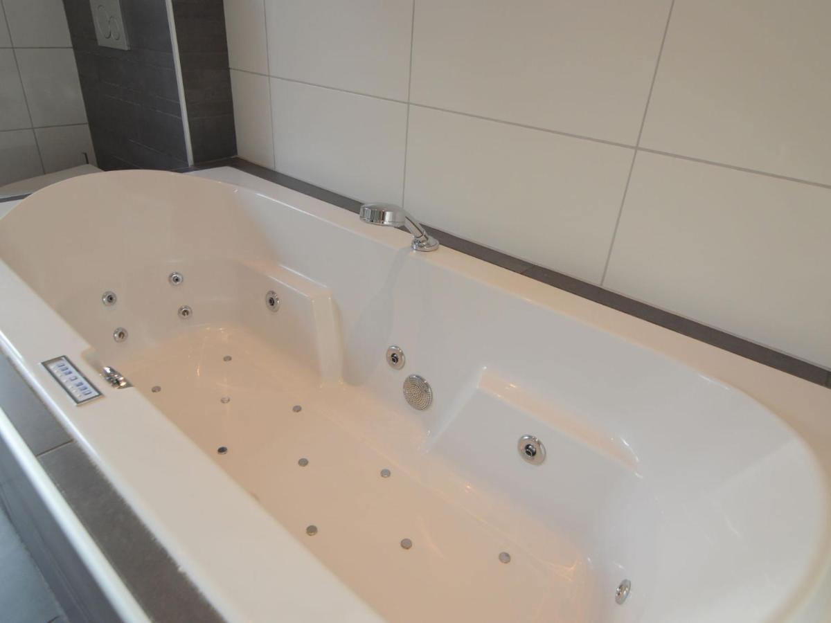 Stunning Villa In Venhorst With Sauna Luaran gambar